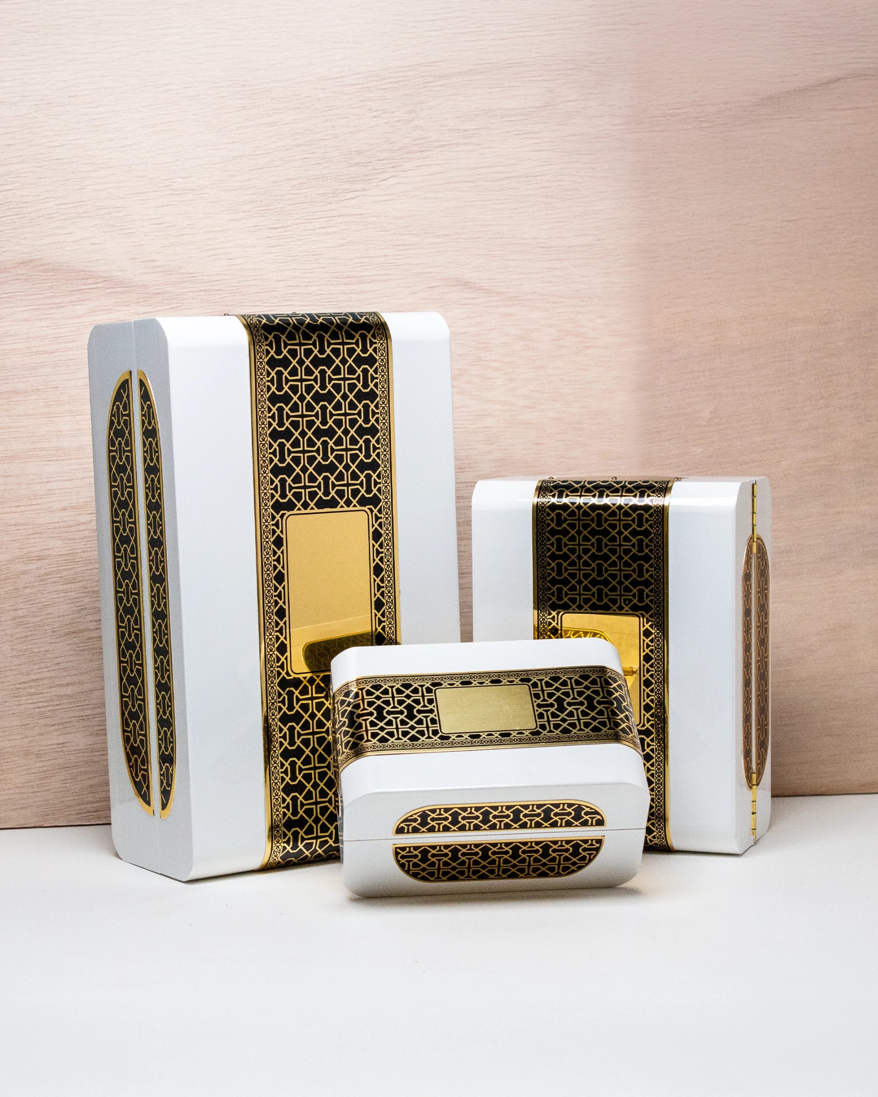 Sandooq Al Fakher - Gold and White Edition